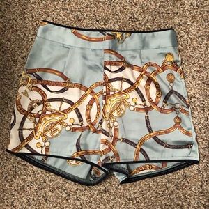 Elegant Chain Print High Waist Shorts